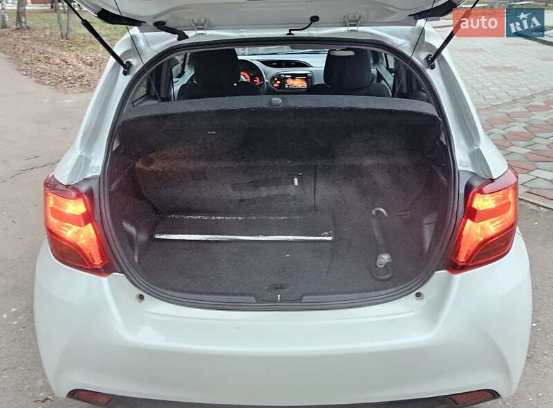 Хетчбек Toyota Yaris 2014 в Ніжині