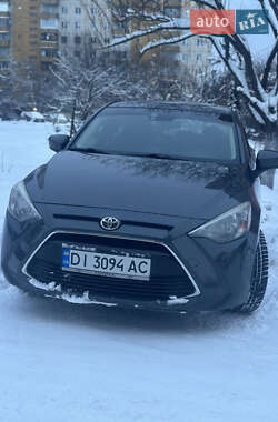 Седан Toyota Yaris 2017 в Ужгороді
