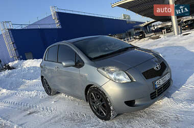 Хэтчбек Toyota Yaris 2006 в Днепре