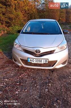 Хетчбек Toyota Yaris 2012 в Мукачевому