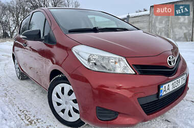 Хетчбек Toyota Yaris 2013 в Путивлі