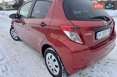 Хетчбек Toyota Yaris 2013 в Путивлі