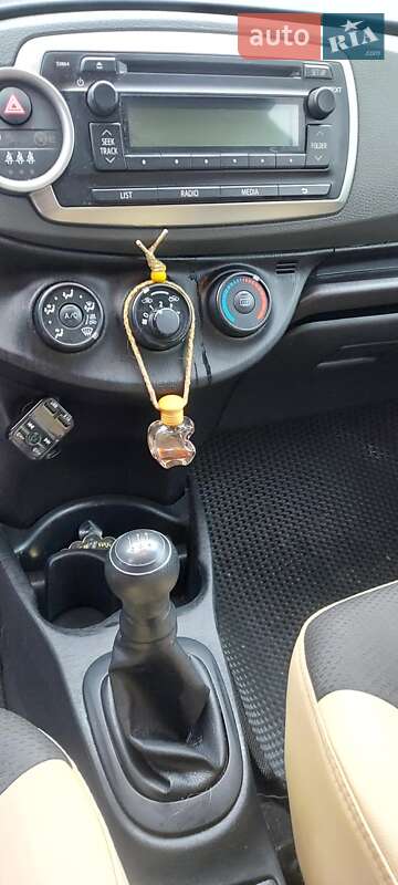 Хэтчбек Toyota Yaris 2013 в Полтаве