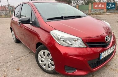 Хетчбек Toyota Yaris 2013 в Путивлі
