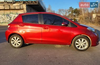 Хетчбек Toyota Yaris 2013 в Дніпрі