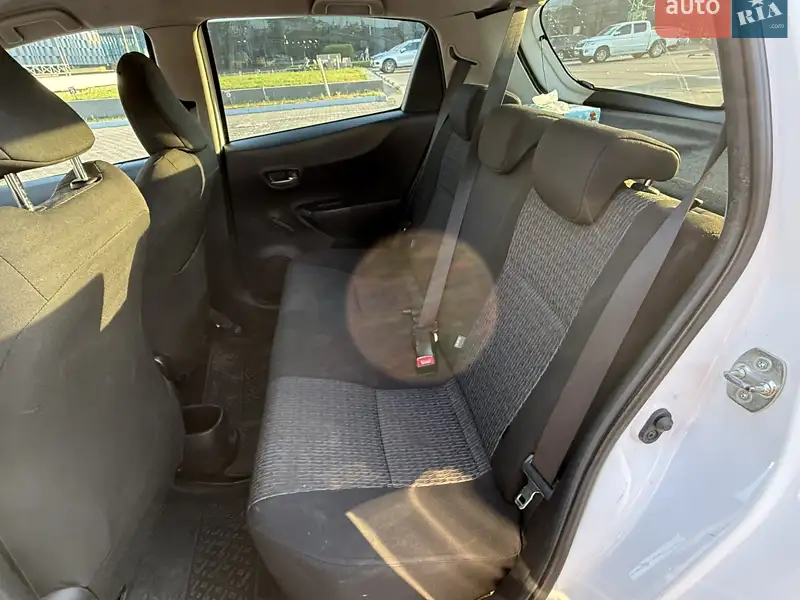Toyota Yaris 2013 VIN VNKKJ0D320A176916 фото оголошення 3 з 49