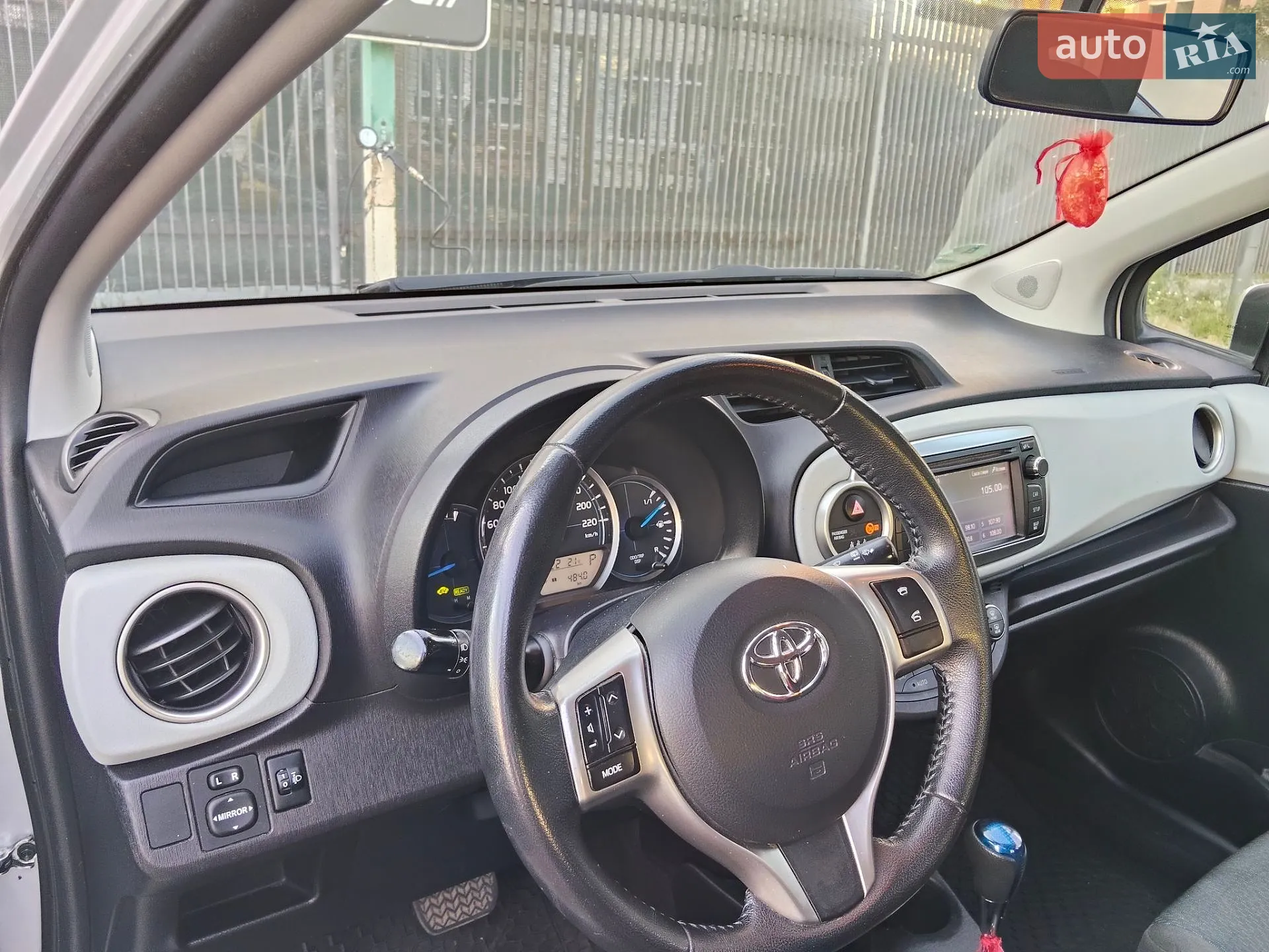 2012 Toyota Yaris - мініатюра 10