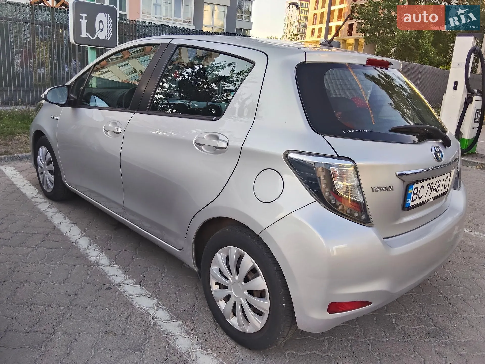 2012 Toyota Yaris - мініатюра 4