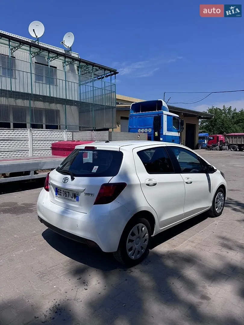 2016 Toyota Yaris - мініатюра 3