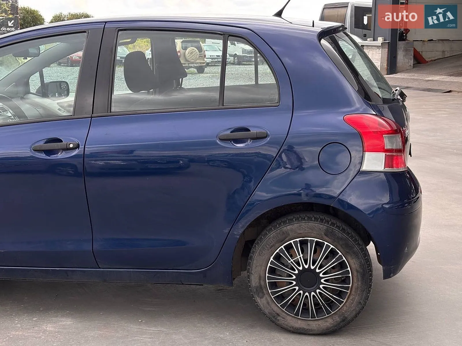 2011 Toyota Yaris - мініатюра 6