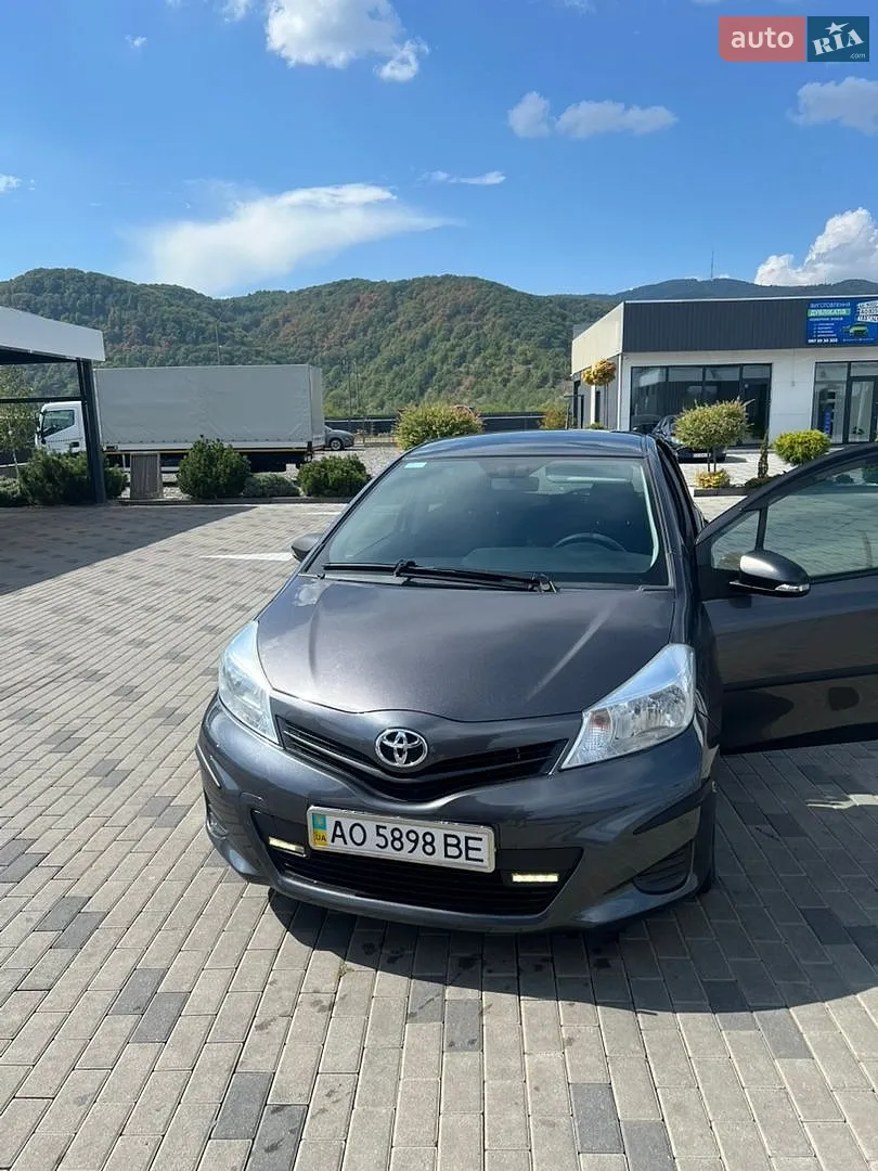 2012 Toyota Yaris - фото 1