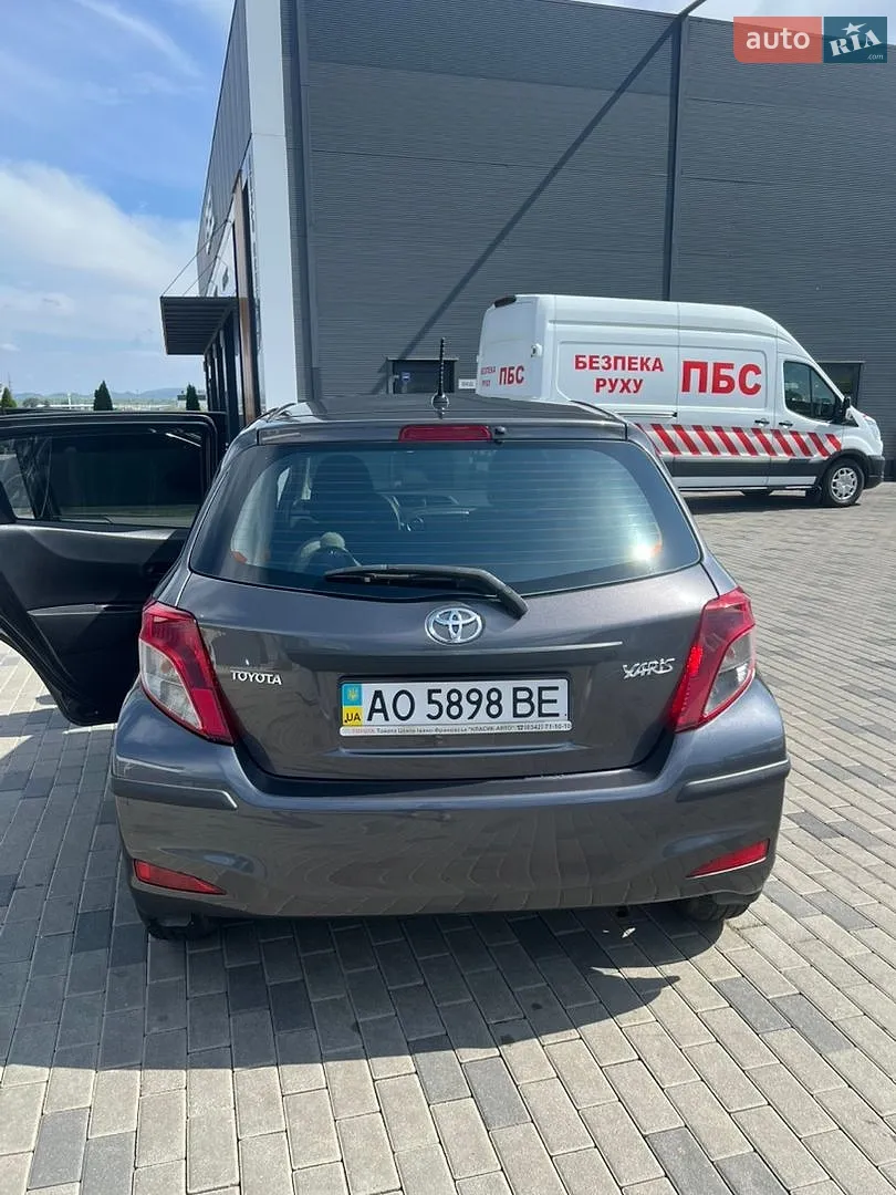 2012 Toyota Yaris - мініатюра 2