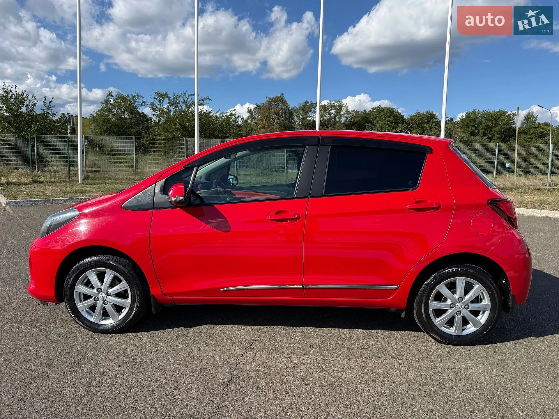 2015 Toyota Yaris - мініатюра 11