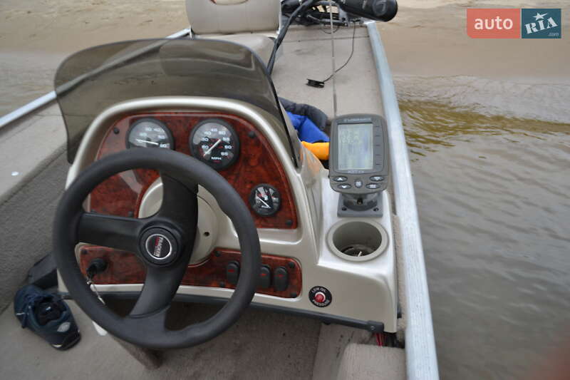 Катер Tracker Bass 2004 в Киеве