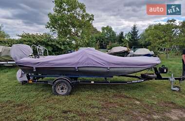 tracker bass 2004 в Черновцы от профессионального продавца Андрей