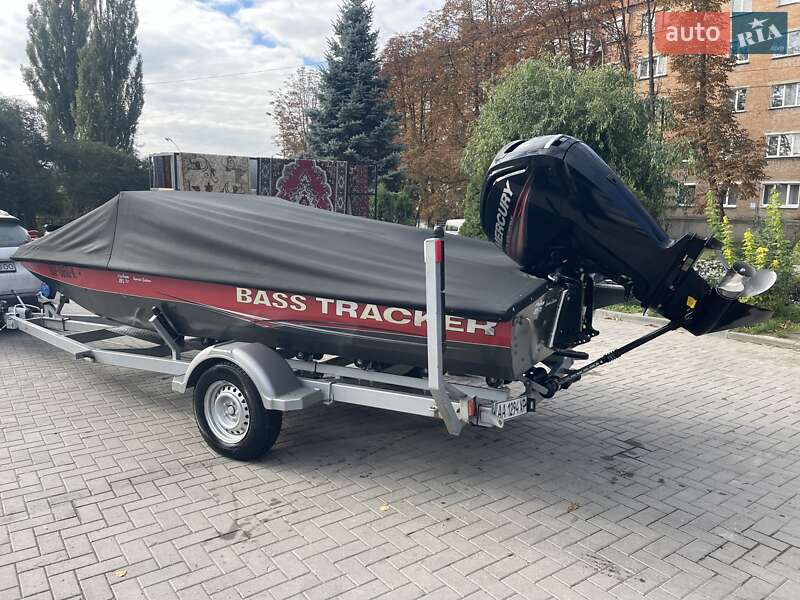 Катер Tracker Bass 2004 в Кам'янець-Подільському