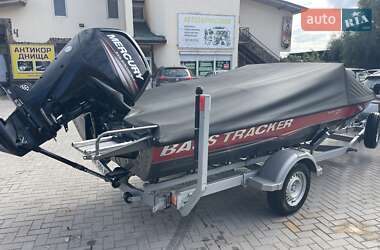 Катер Tracker Bass 2004 в Каменец-Подольском
