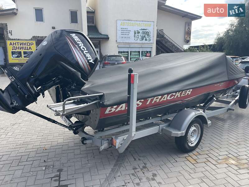 Катер Tracker Bass 2004 в Кам'янець-Подільському