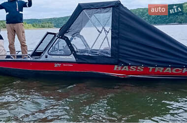Катер Tracker Bass 2004 в 