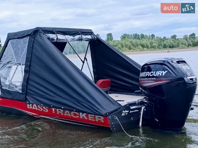 Катер Tracker Bass 2004 в Кам'янець-Подільському