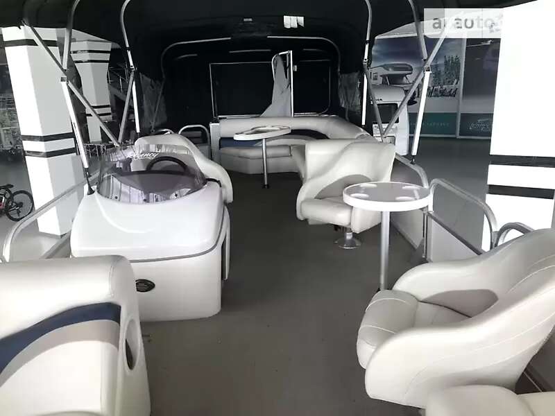 Лодка Tracker Party Barge 2007 в Киеве