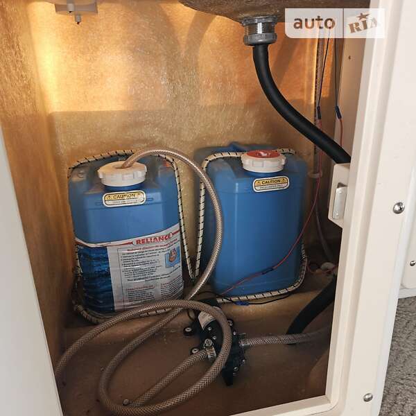 Лодка Tracker Party Barge 2007 в Киеве