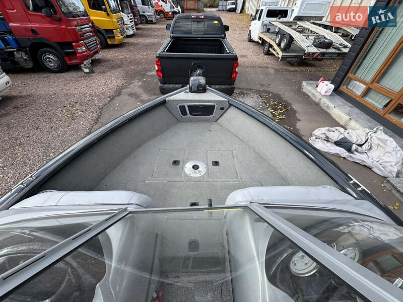 Катер Tracker Targa 2009 в Житомирі