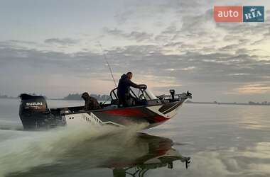 Лодка Tracker Targa 2006 в 
