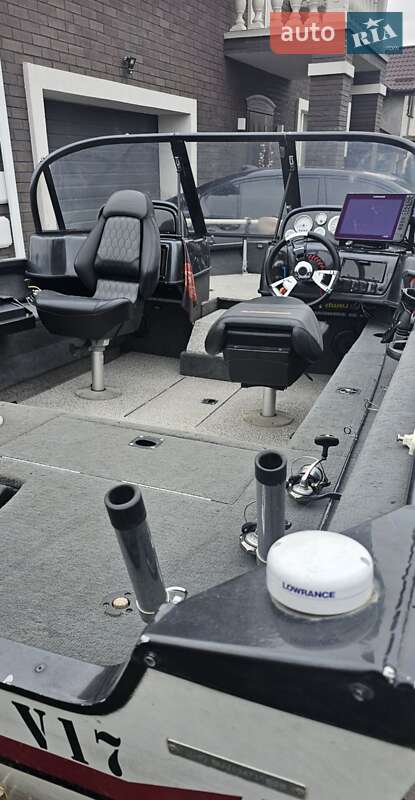 Лодка Tracker Targa 2006 в Борисполе