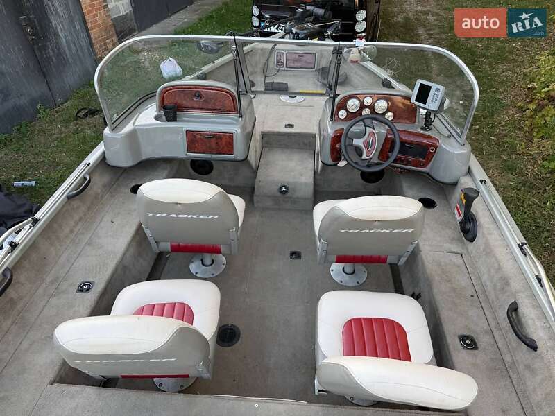 Лодка Tracker Targa 2005 в Переяславе