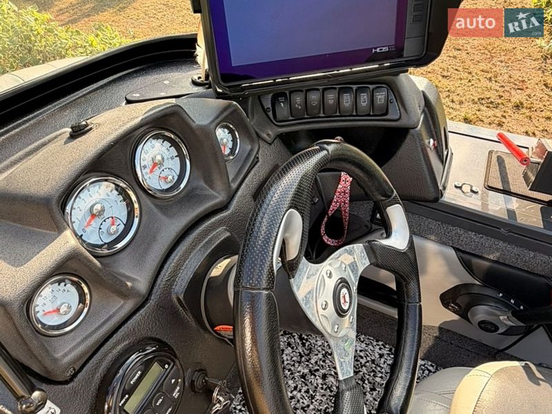 Катер Tracker Targa 2018 в Києві
