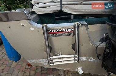 Катер Tracker Targa 2001 в Старых Петровцах