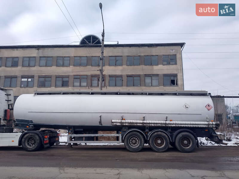 Цистерна полуприцеп Trailor S 1993 в Черновцах