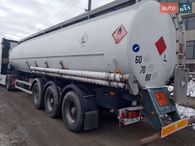 Цистерна полуприцеп Trailor S 1993 в Черновцах