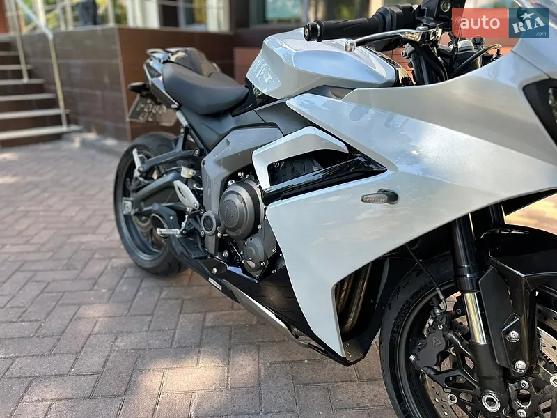 TRIUMPH DAYTONA 660 2024 VIN SMTL23UF7STBW5959 фото оголошення 8 з 42