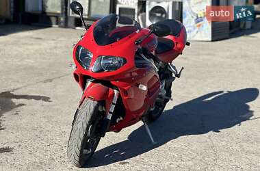 Мотоцикл Многоцелевой (All-round) Triumph Daytona 2004 в 