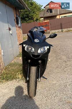 Спортбайк Triumph Daytona 2004 в Гадячі