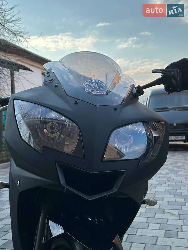 Спортбайк Triumph Daytona 2004 в Гадячі