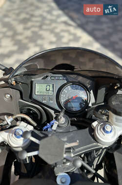 Спортбайк Triumph Daytona 2004 в 