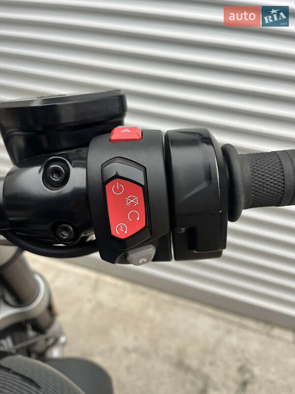 Мотоцикл Круизер Triumph Rocket III 2021 в Одессе фото 14 Мотоцикл Круизер Triumph Rocket III 2021 в Одессе