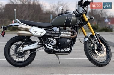 Мотоцикл Классик Triumph Scrambler 1200 XE 2021 в Вишневом