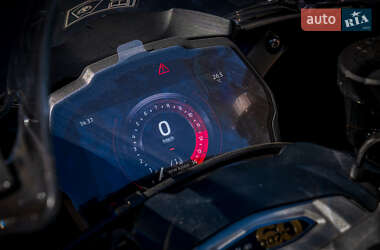 Спортбайк Triumph Speed Triple 2023 в 