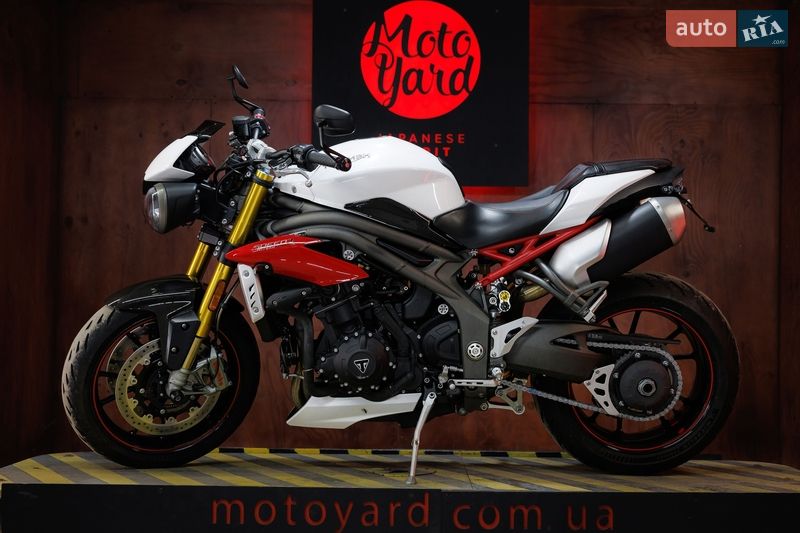 Мотоцикл Без обтекателей (Naked bike) Triumph Speed Triple 2016 в Днепре