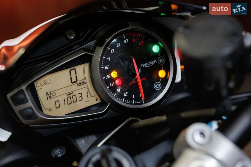 Мотоцикл Без обтекателей (Naked bike) Triumph Speed Triple 2016 в Днепре