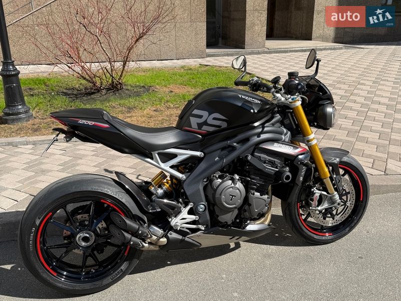 Мотоцикл Без обтекателей (Naked bike) Triumph Speed Triple 2022 в Киеве фото 3 Мотоцикл Без обтекателей (Naked bike) Triumph Speed Triple 2022 в Киеве
