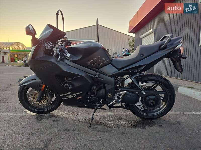 Мотоцикл Спорт-туризм Triumph Sprint 2005 в Киеве фото 2 Мотоцикл Спорт-туризм Triumph Sprint 2005 в Киеве