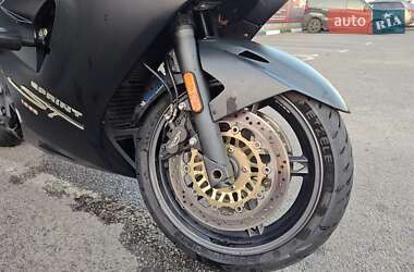 Мотоцикл Спорт-туризм Triumph Sprint 2005 в 