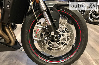 Мотоцикл Без обтекателей (Naked bike) Triumph Street Triple 2018 в 