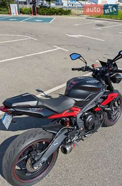 Мотоцикл Без обтекателей (Naked bike) Triumph Street Triple 2015 в 