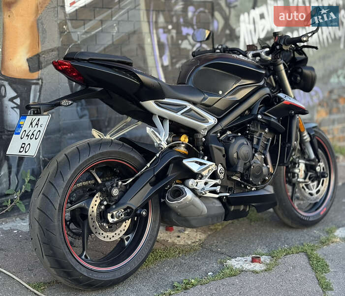 Мотоцикл Без обтекателей (Naked bike) Triumph Street Triple 2018 в Киеве